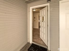 17203 NE 45th St 43, Redmond WA 98052