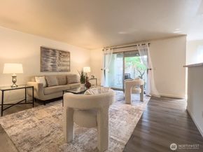 17203 NE 45th St 43, Redmond WA 98052