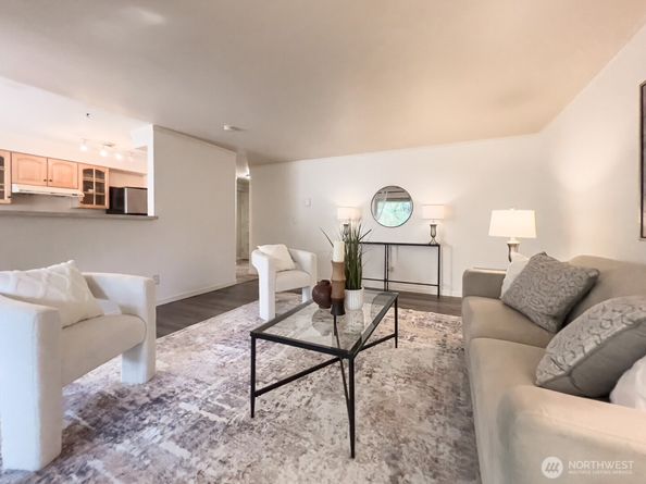 17203 NE 45th St 43, Redmond WA 98052