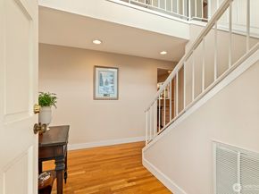 2015 Mill Pointe Drive SE, Mill Creek WA 98012