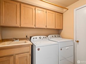 2015 Mill Pointe Drive SE, Mill Creek WA 98012