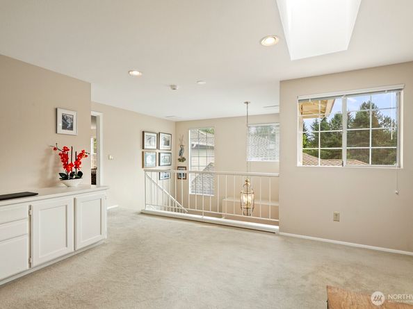 2015 Mill Pointe Drive SE, Mill Creek WA 98012