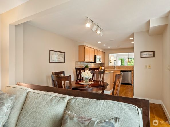 2015 Mill Pointe Drive SE, Mill Creek WA 98012