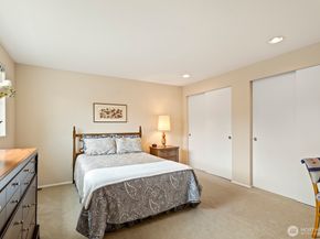 2015 Mill Pointe Drive SE, Mill Creek WA 98012