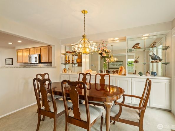 2015 Mill Pointe Drive SE, Mill Creek WA 98012