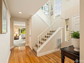 2015 Mill Pointe Drive SE, Mill Creek WA 98012