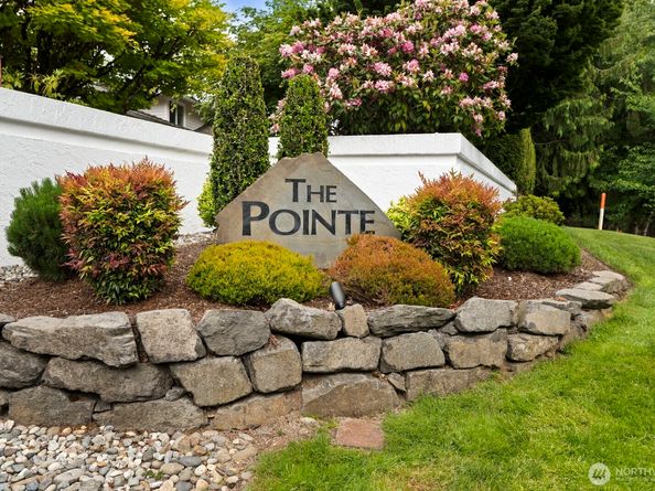 2015 Mill Pointe Drive SE, Mill Creek WA 98012