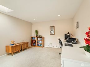 2015 Mill Pointe Drive SE, Mill Creek WA 98012