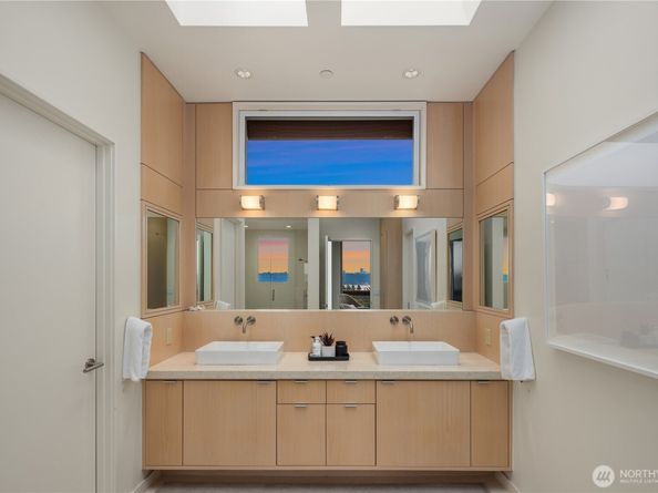2236 66th Avenue SE, Mercer Island WA 98040