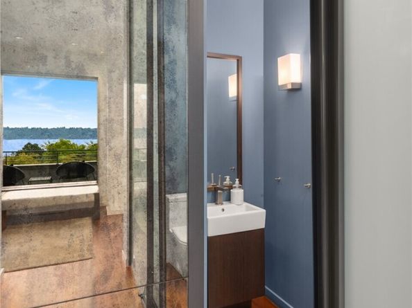 2236 66th Avenue SE, Mercer Island WA 98040