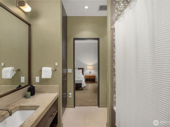 2236 66th Avenue SE, Mercer Island WA 98040