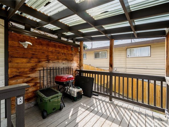 23737 100th Avenue SE, Kent WA 98031