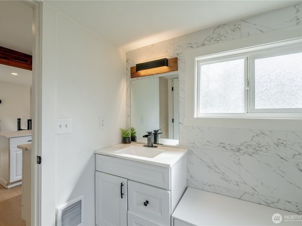 23737 100th Avenue SE, Kent WA 98031