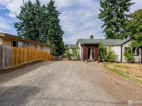 23737 100th Avenue SE, Kent WA 98031