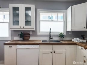 10728 Stone Avenue N, Seattle WA 98133