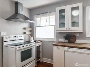 10728 Stone Avenue N, Seattle WA 98133