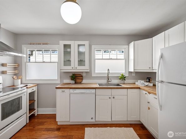 10728 Stone Avenue N, Seattle WA 98133