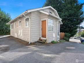 10728 Stone Avenue N, Seattle WA 98133