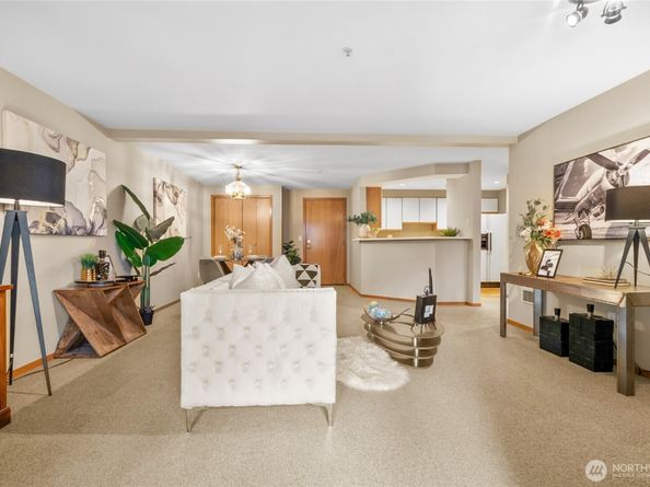 7223 NE 175th Street 108, Kenmore WA 98028
