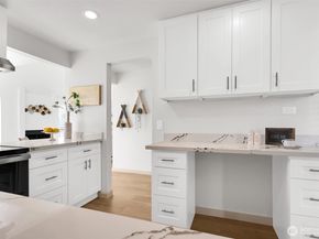 10218 NE 16th Street Q7, Bellevue WA 98004
