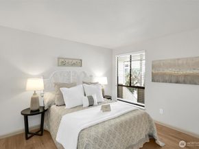 10218 NE 16th Street Q7, Bellevue WA 98004