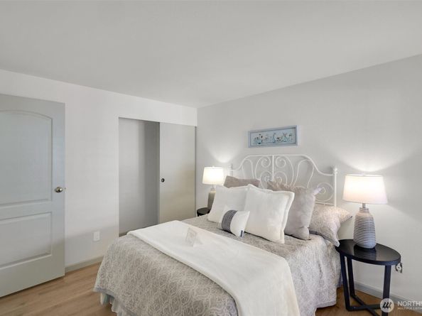 10218 NE 16th Street Q7, Bellevue WA 98004