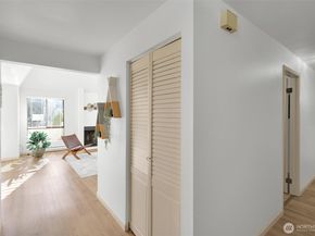 10218 NE 16th Street Q7, Bellevue WA 98004