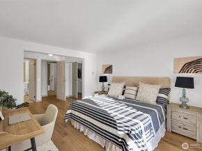 10218 NE 16th Street Q7, Bellevue WA 98004