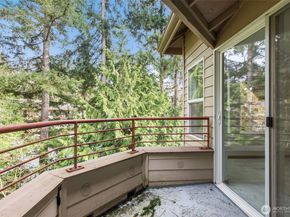 1822 152nd E308, Bellevue WA 98007