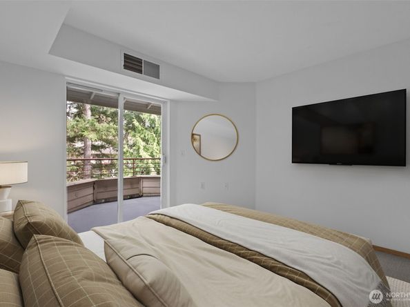 1822 152nd E308, Bellevue WA 98007