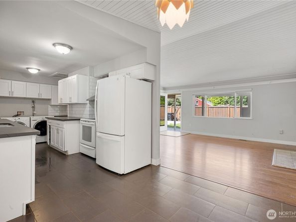 17004 11th Avenue NE, Shoreline WA 98155