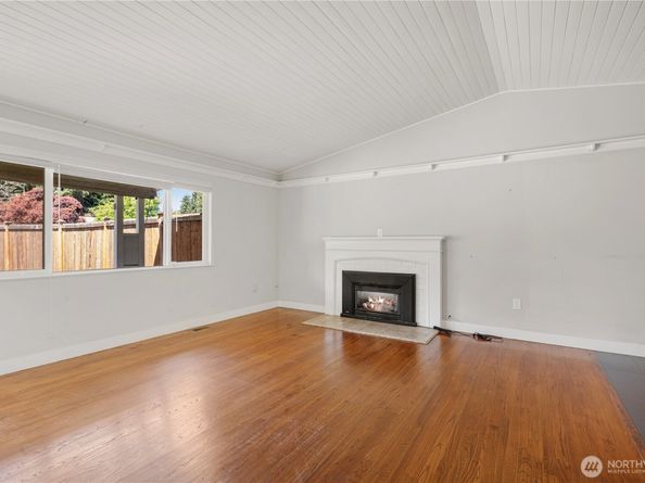 17004 11th Avenue NE, Shoreline WA 98155