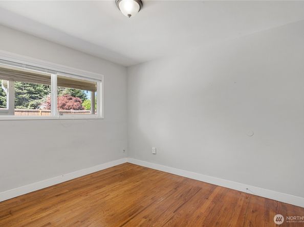 17004 11th Avenue NE, Shoreline WA 98155