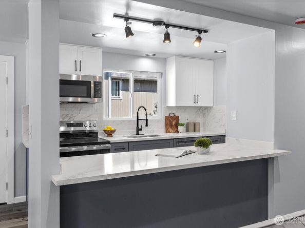 11250 57th Avenue S, Seattle WA 98178