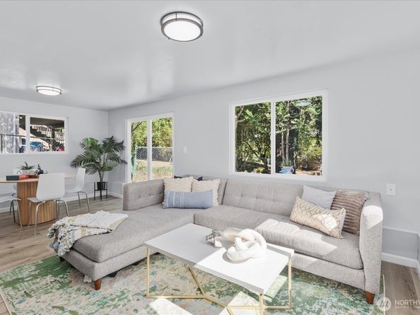 11250 57th Avenue S, Seattle WA 98178