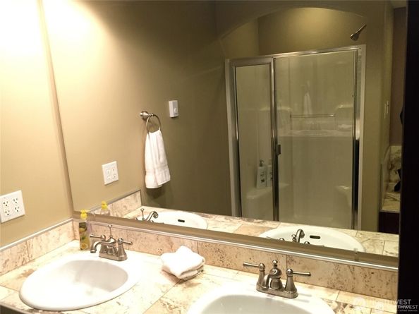 7842 Lake City Way NE, Seattle WA 98115