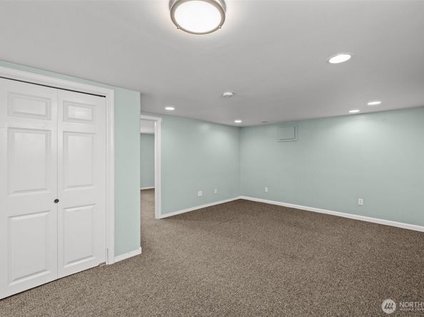 7842 Lake City Way NE, Seattle WA 98115