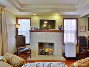 7842 Lake City Way NE, Seattle WA 98115