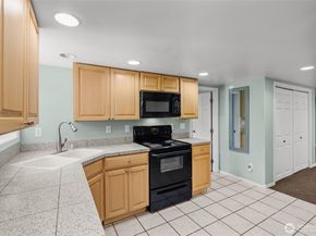 7842 Lake City Way NE, Seattle WA 98115