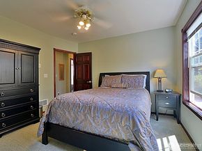 7842 Lake City Way NE, Seattle WA 98115