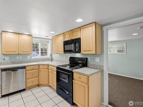 7842 Lake City Way NE, Seattle WA 98115