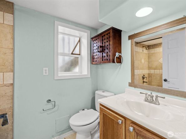 7842 Lake City Way NE, Seattle WA 98115