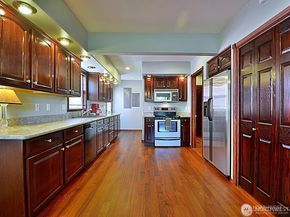 7842 Lake City Way NE, Seattle WA 98115