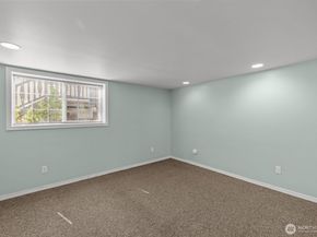 7842 Lake City Way NE, Seattle WA 98115