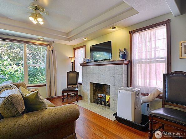 7842 Lake City Way NE, Seattle WA 98115