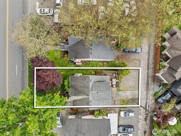 7842 Lake City Way NE, Seattle WA 98115