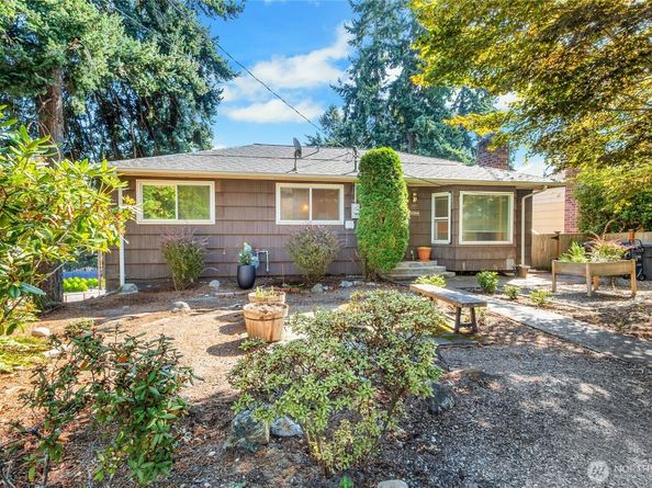 20204 9th Avenue S, Des Moines WA 98198