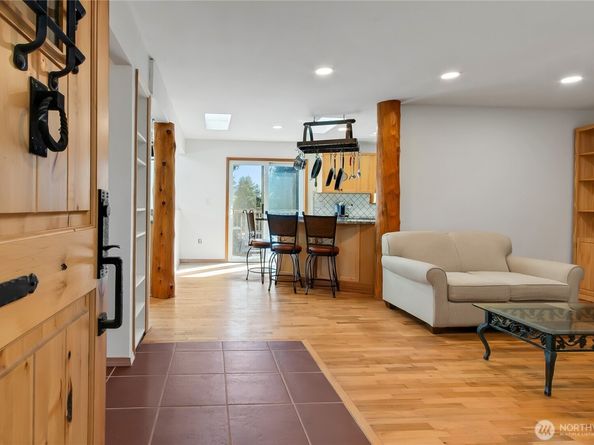 20204 9th Avenue S, Des Moines WA 98198