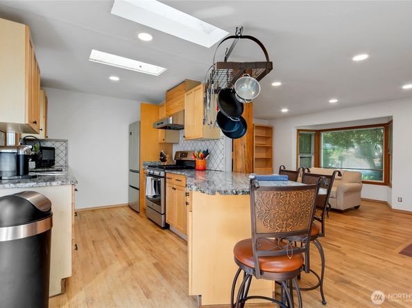 20204 9th Avenue S, Des Moines WA 98198