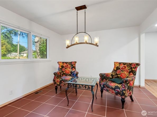 20204 9th Avenue S, Des Moines WA 98198